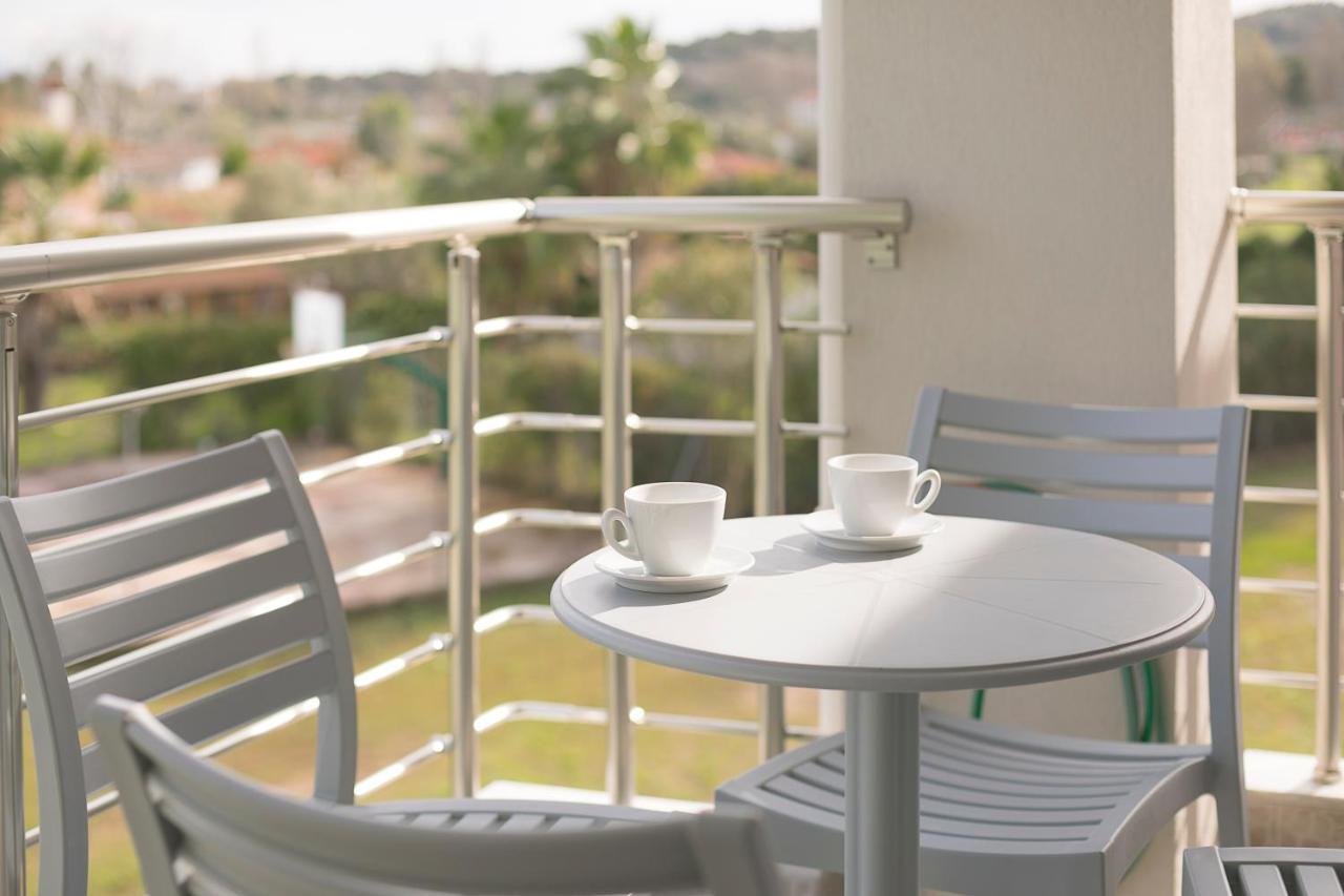 Palm Tree Maisonettes #Feelslikehome Ormos Panagias Exterior foto